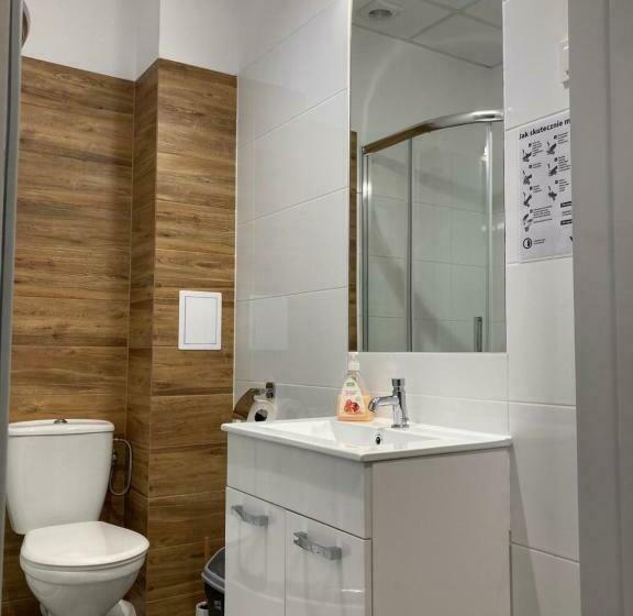 חדר סטנדרט, Hullo