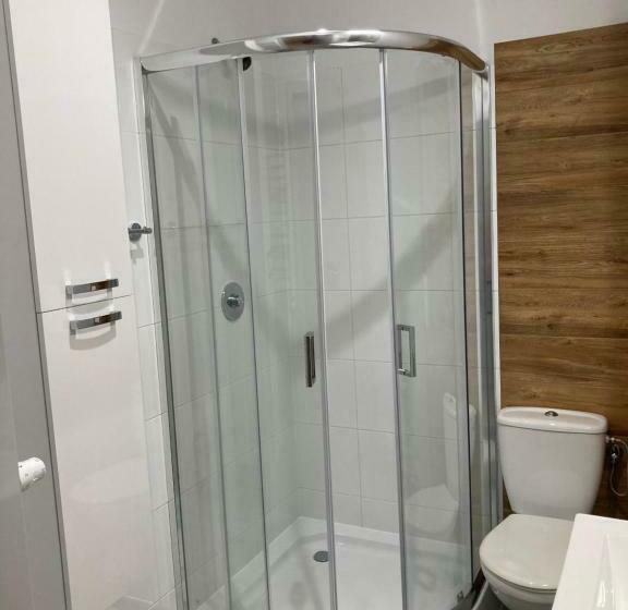 חדר סטנדרט, Hullo