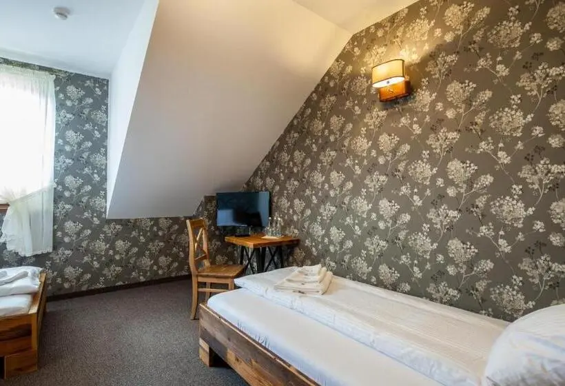 Basic-huone, Mùlk Chëcz Kaszëbsko