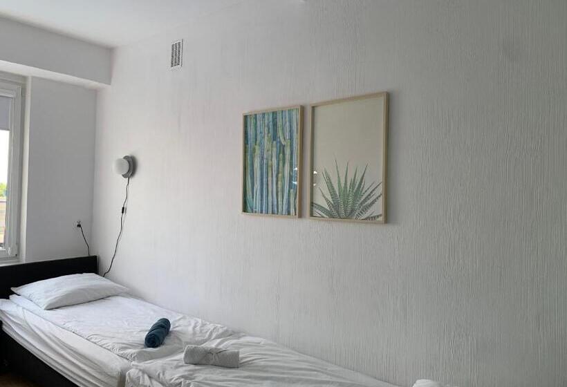 スタンダードトリプルルーム, Premium Hostel & Bistro