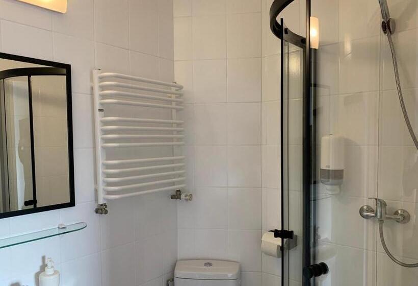Номер Basic, Premium Hostel & Bistro