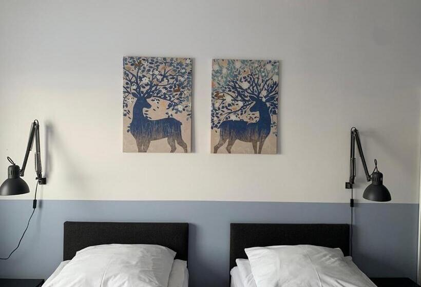 スタンダードルーム, Premium Hostel & Bistro