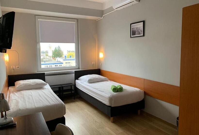 デラックスルーム, Premium Hostel & Bistro