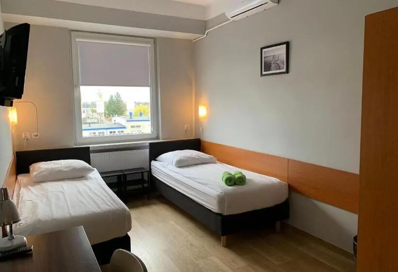 デラックスルーム, Premium Hostel & Bistro