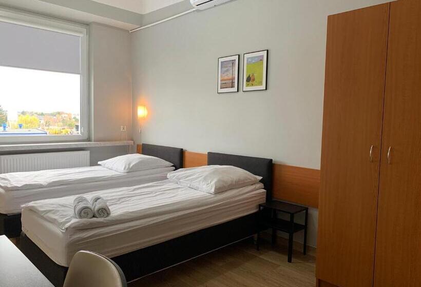 デラックスルーム, Premium Hostel & Bistro