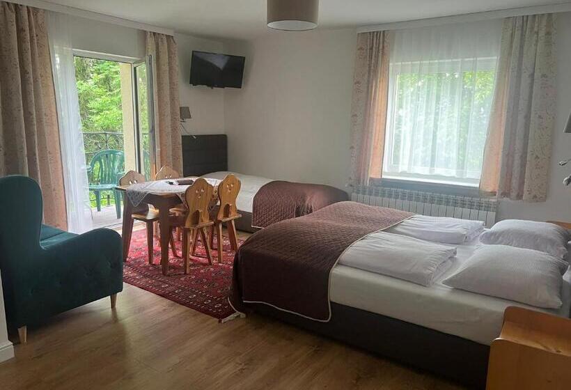 اتاق استاندارد سه تخته با بالکن, Villa Słonecznego Wzgórza