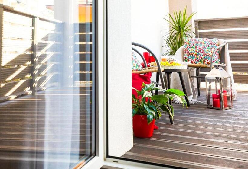 غرفة قياسية مزوَّدة بشُرفة, Willa Moćkówka