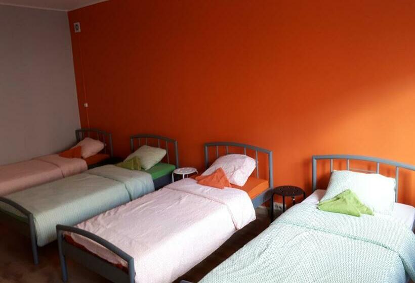 اتاق استاندارد چهارنفره با سرویس بهداشتی مشترک, Hello Gdynia Hostel