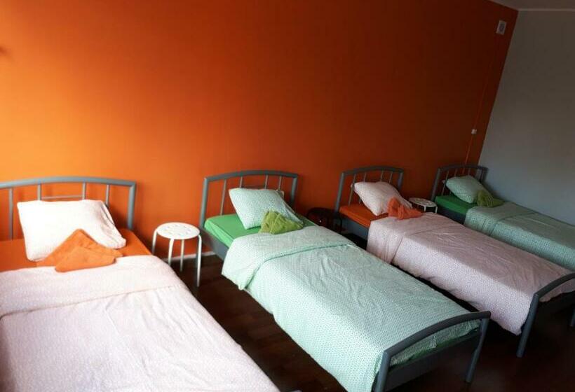 اتاق استاندارد چهارنفره با سرویس بهداشتی مشترک, Hello Gdynia Hostel