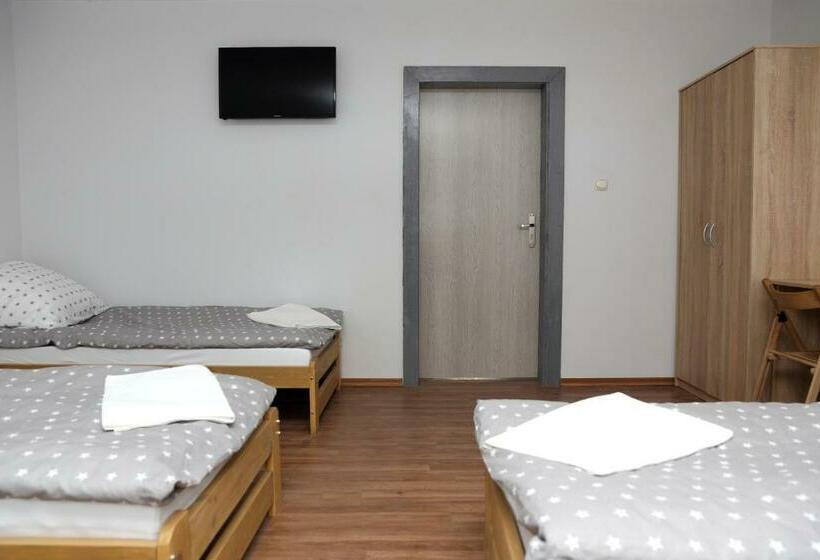تختخواب در اتاق مشترک, Hostel Grono