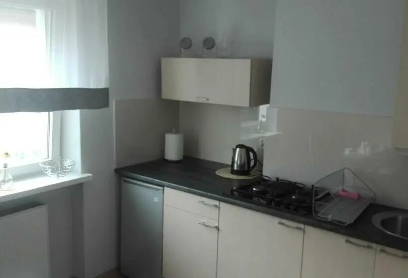 Perhestudio, Hostel Grono