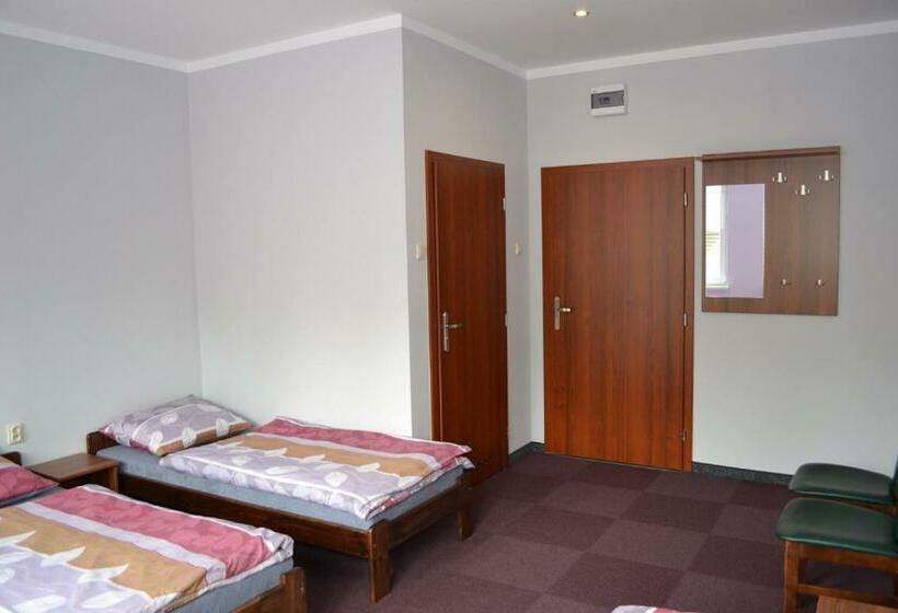 스탠다드 트리플 룸, Hostel Mikołajczyka59