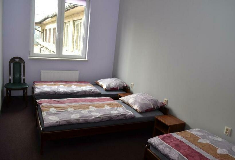 스탠다드 트리플 룸, Hostel Mikołajczyka59