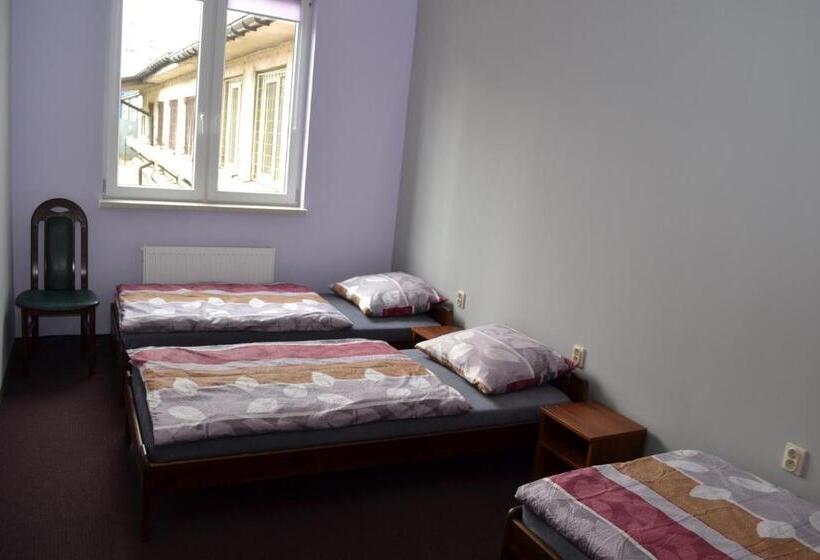 이코노미 룸, Hostel Mikołajczyka59