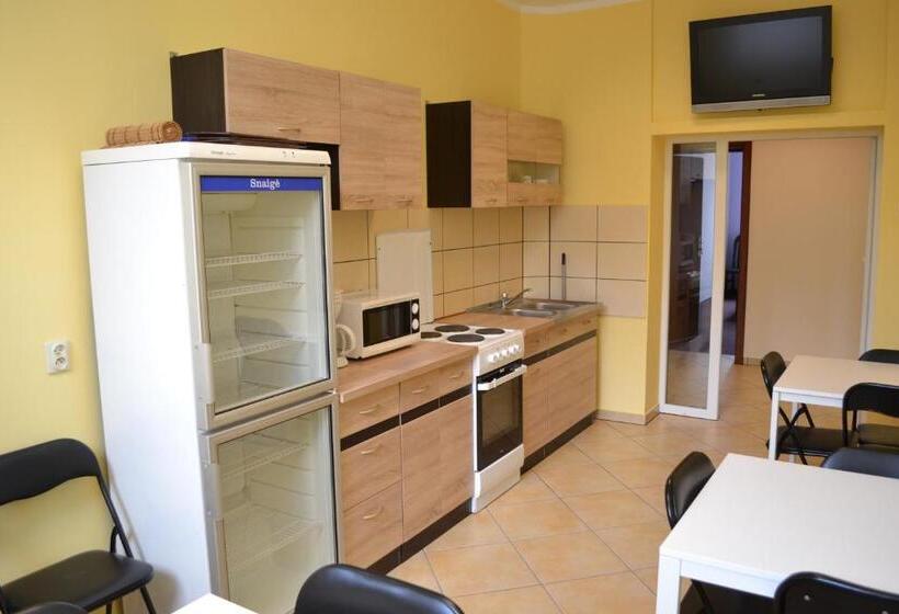 스탠다드 4인용 룸 공용 욕실, Hostel Mikołajczyka59