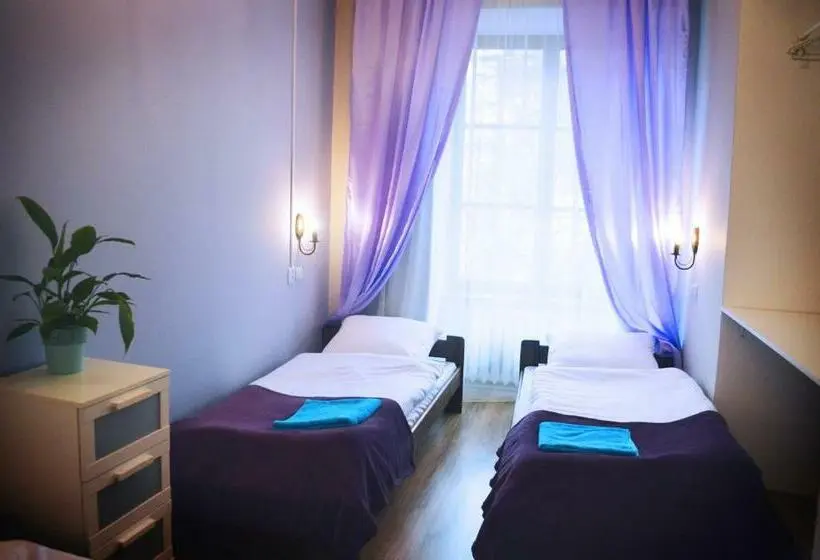 اتاق استاندارد سه نفره, Hostel U Kmity
