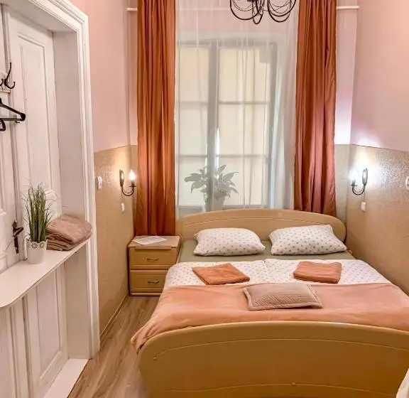 اتاق استاندارد با تخت بزرگ, Hostel U Kmity