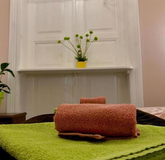 اتاق استاندارد با تخت بزرگ, Hostel U Kmity