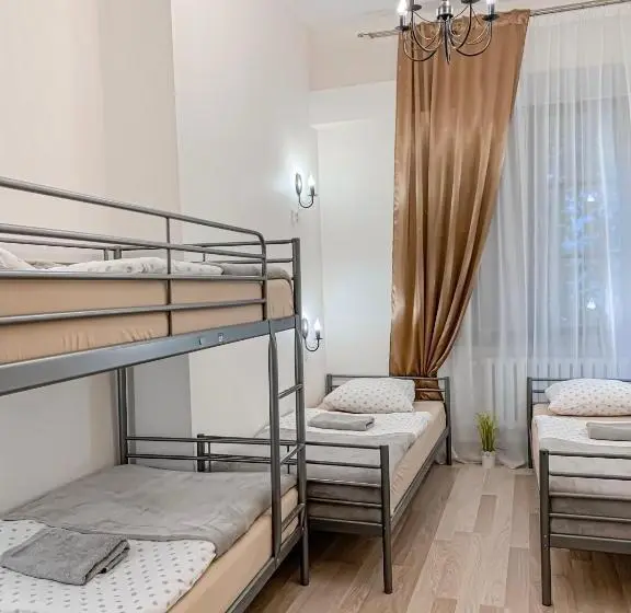 اتاق استاندارد چهار تخته, Hostel U Kmity