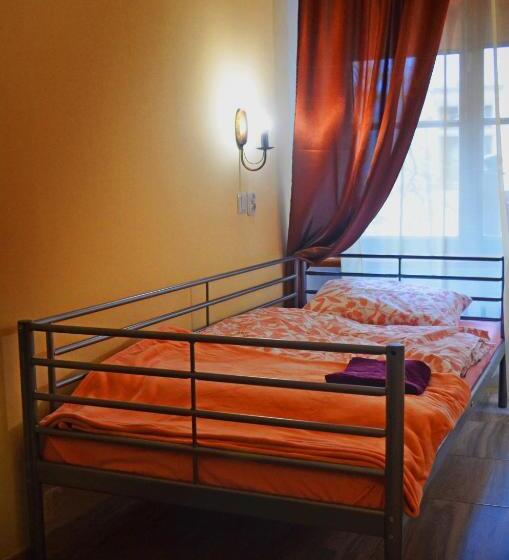 اتاق استاندارد یک نفره, Hostel U Kmity