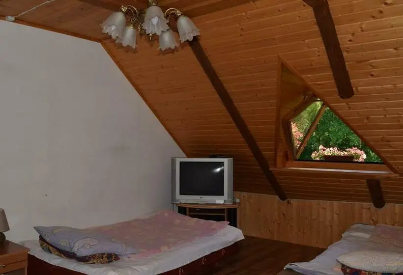 浴室共有スタンダード４人用ルーム, Góralska Czarcia Chata Pod Jałowcem