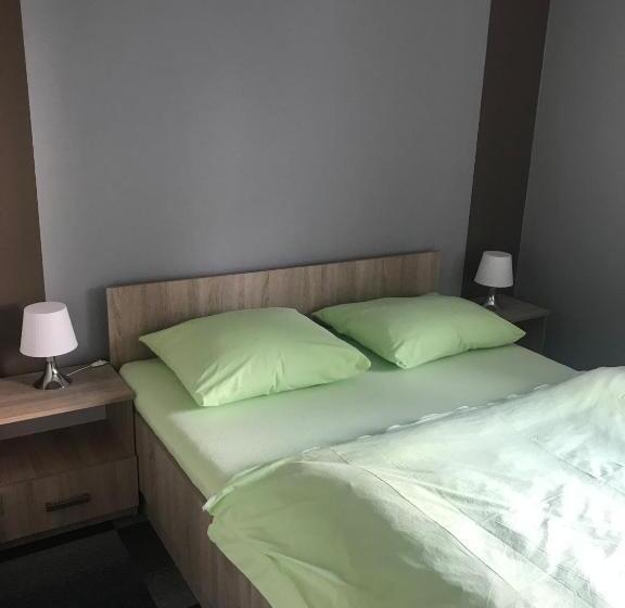 חדר סופריור, Holidays