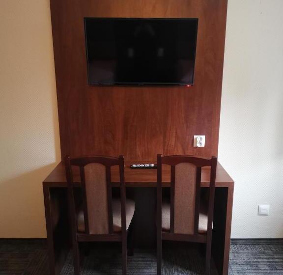 חדר סופריור יחיד, Holidays