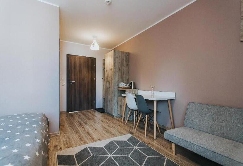 غرفة قياسية مزوَّدة بشُرفة, Majerzanka