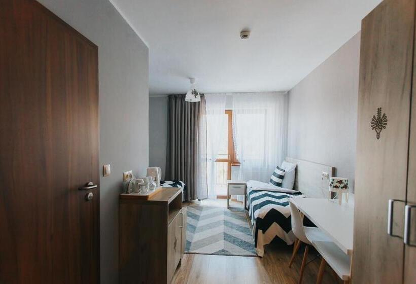 غرفة كومفورت ثلاثية, Majerzanka