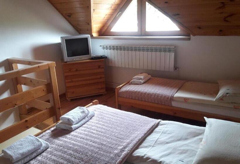 شاليه غرفة نوم واحدة, Mala Chatka