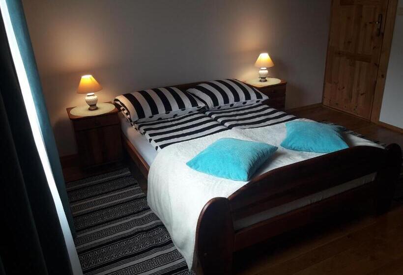 غرفة قياسية ثلاثية, Mala Chatka