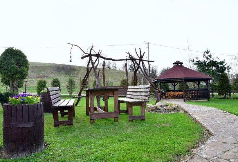 Номер Стандарт Вид на Сад, Nad Krolówką