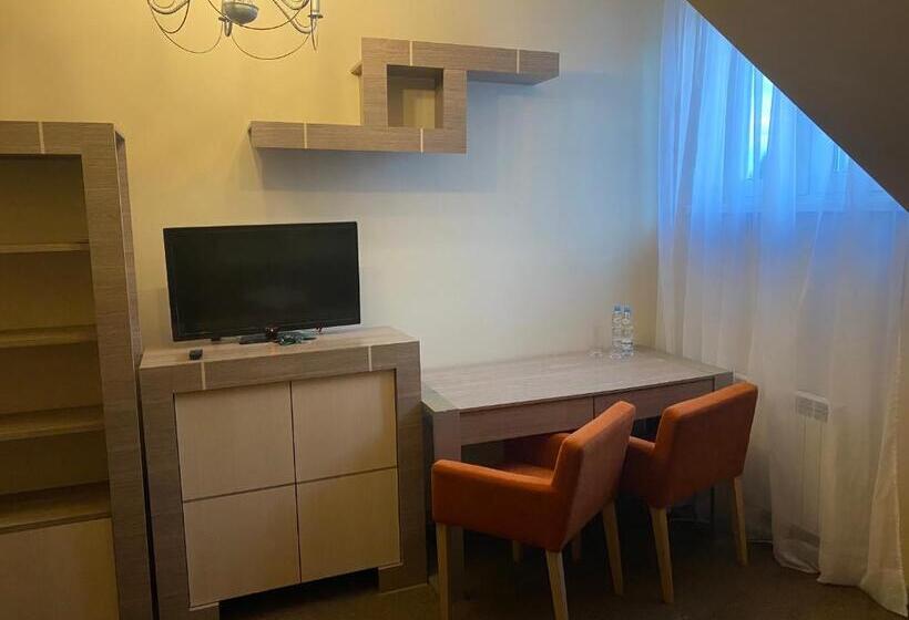 غرفة قياسية فردية, Paola