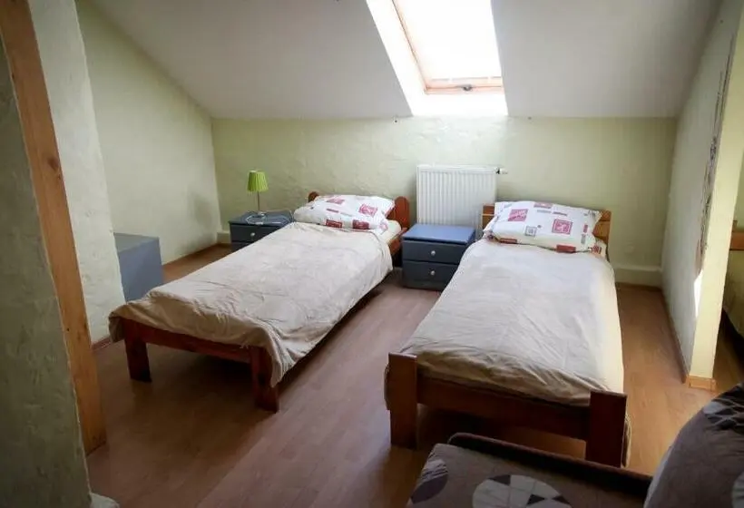 Standard Kolmen Hengen Huone, Uroczysko Deresze
