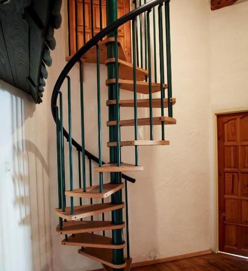 バス共有のスタンダードルーム, Uroczysko Deresze