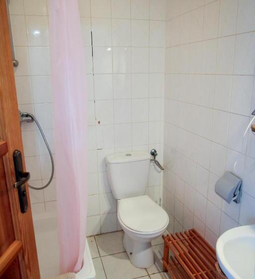 バス共有のスタンダードルーム, Uroczysko Deresze