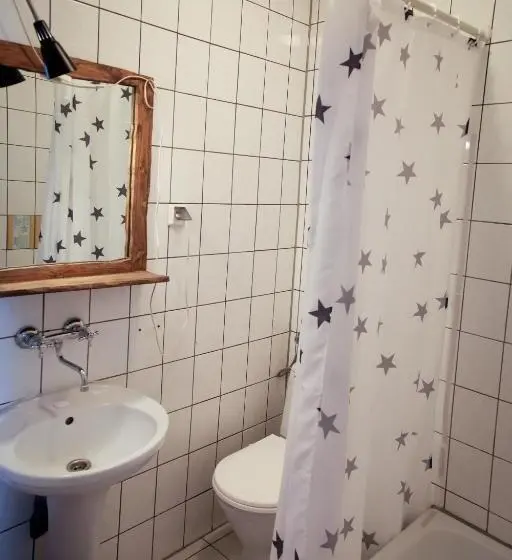 Standard Neljän Hengen Huone, Uroczysko Deresze