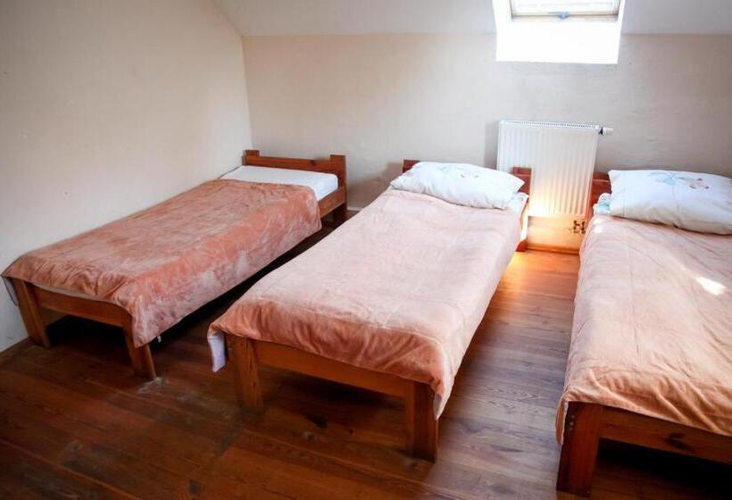 ファミリールーム, Uroczysko Deresze