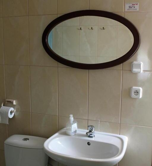 اتاق استاندارد سه نفره, Bar Malwa