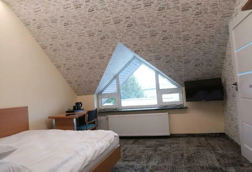 キングサイズベッドのスタンダードルーム, Motelik Grosar Jasło