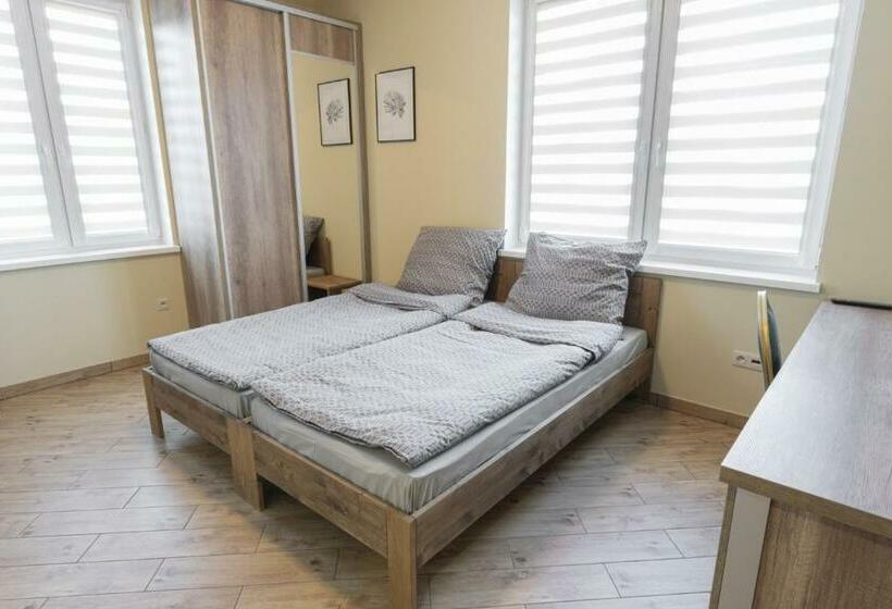 غرفة قياسية, Pokoje Gościnne Butryny