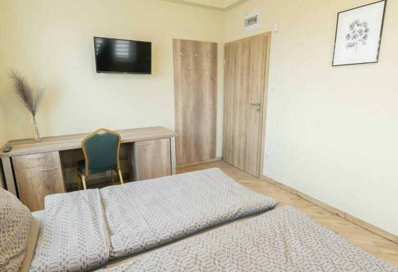 غرفة قياسية, Pokoje Gościnne Butryny