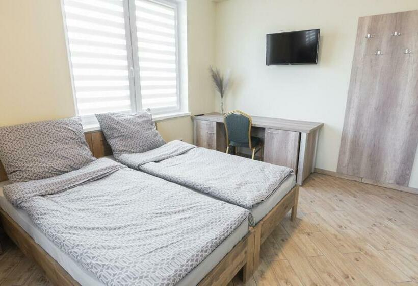 غرفة قياسية, Pokoje Gościnne Butryny