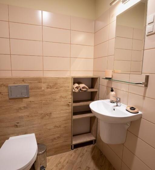 غرفة قياسية, Pokoje Gościnne Butryny