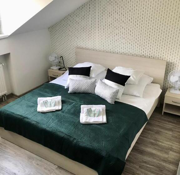 Номер Стандарт, Restauracja Park Szwajcaria