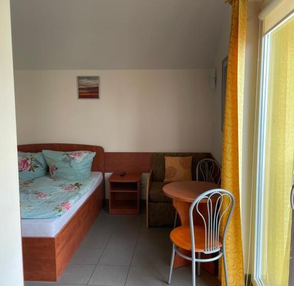 غرفة قياسية مزوَّدة بشُرفة, Willa Mira 200 Metrów Od Morza