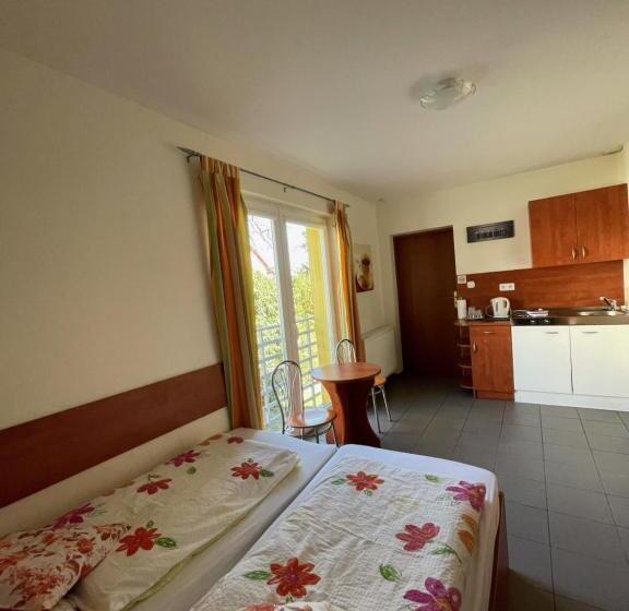 غرفة قياسية مزوَّدة بشُرفة, Willa Mira 200 Metrów Od Morza