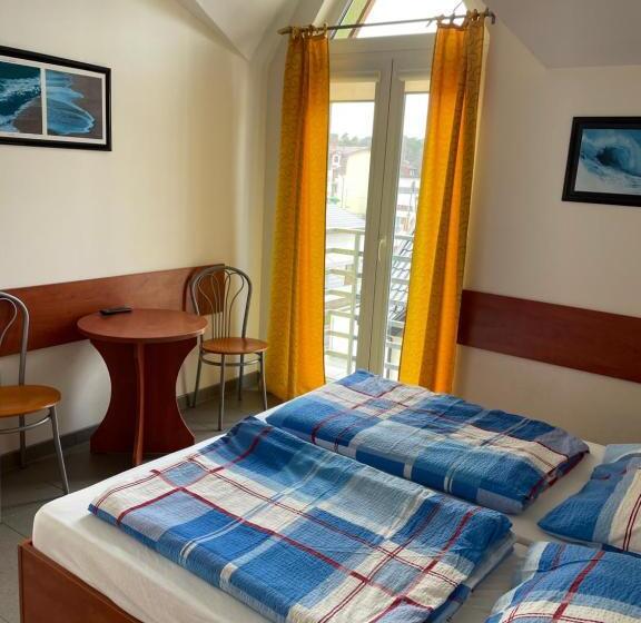 غرفة قياسية ثلاثية, Willa Mira 200 Metrów Od Morza