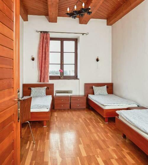 اتاق استاندارد سه نفره, Quadrans Hostel And Caffee Na Dworcu Kolejowym Modlin 7 Min Jazdy Lotniskowym Autobusem Wahadłowym