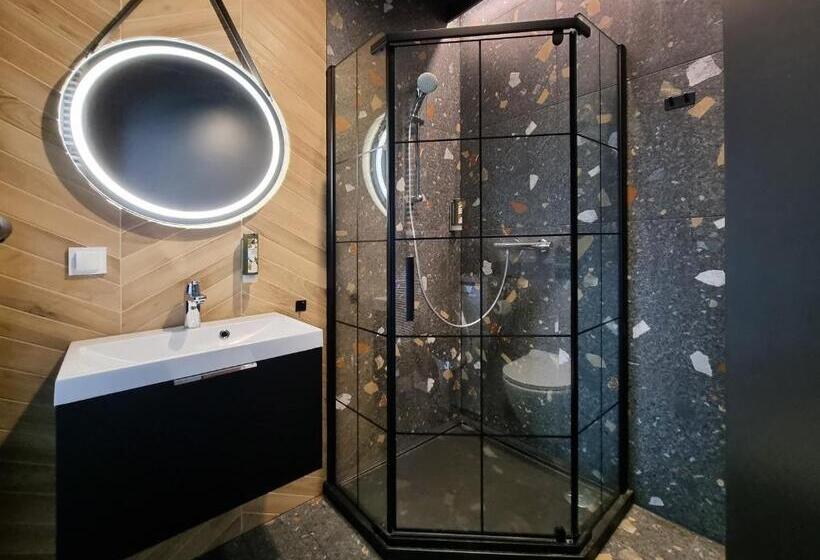 豪华工作室, Silesia Apart